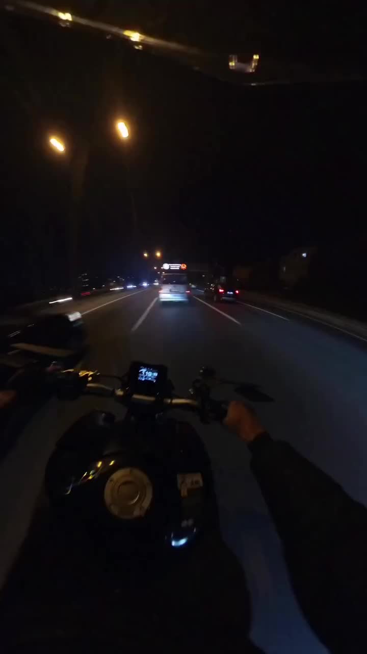@B&uuml;nyamin Ay