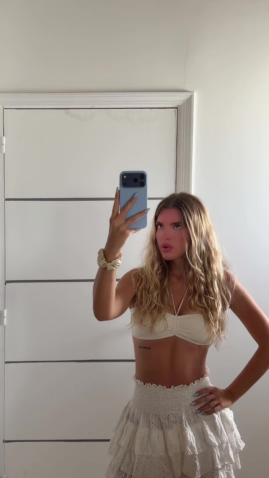 @Ана