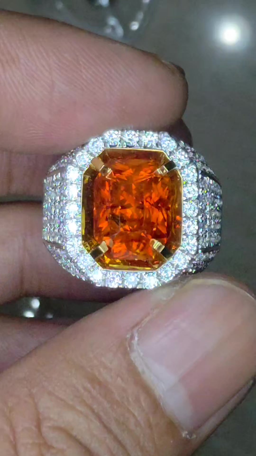 @uzzy gemstone