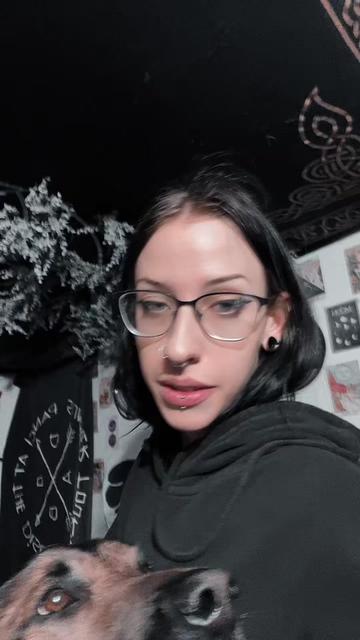 @_kushwiitch_