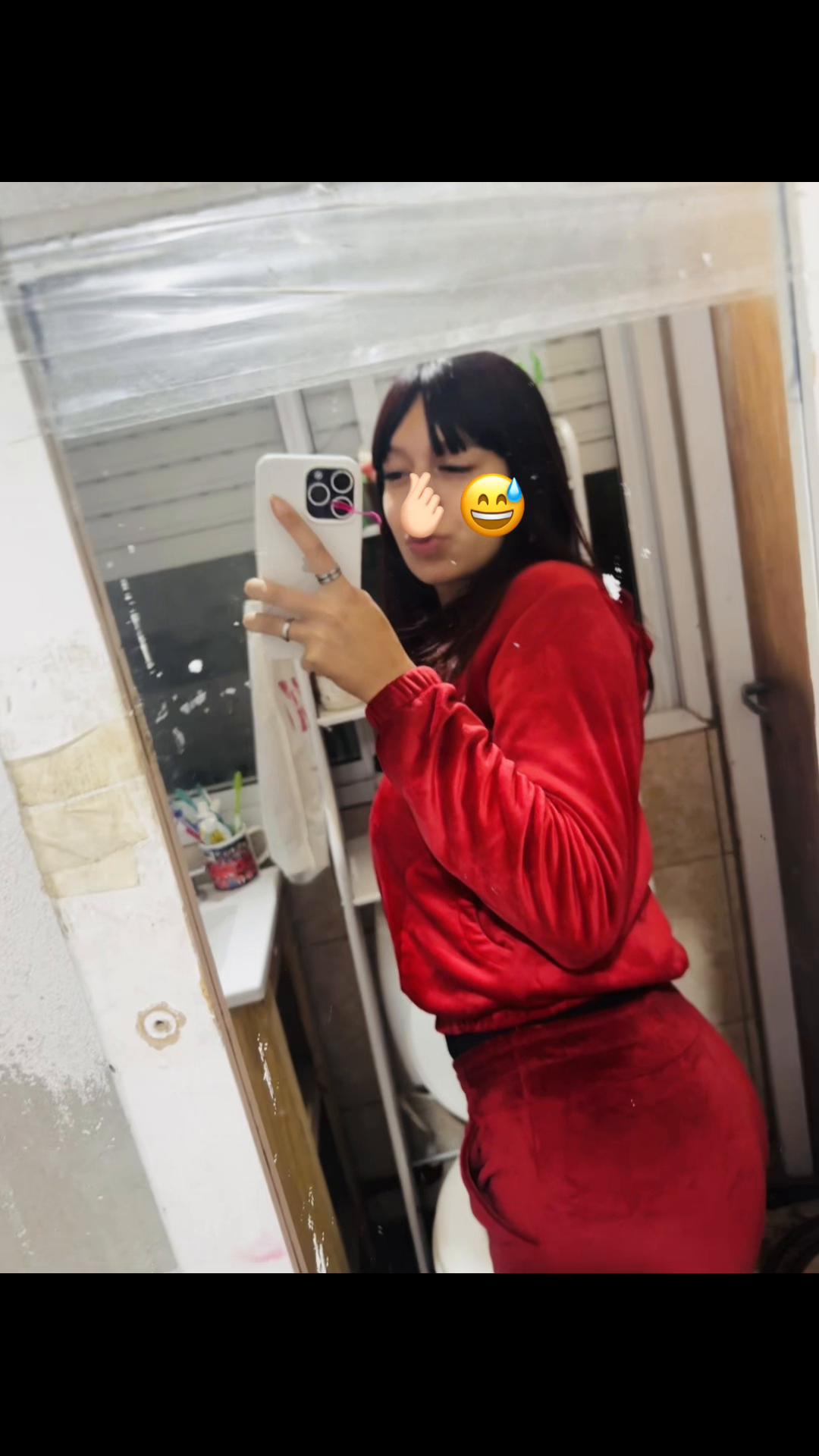 @moreena