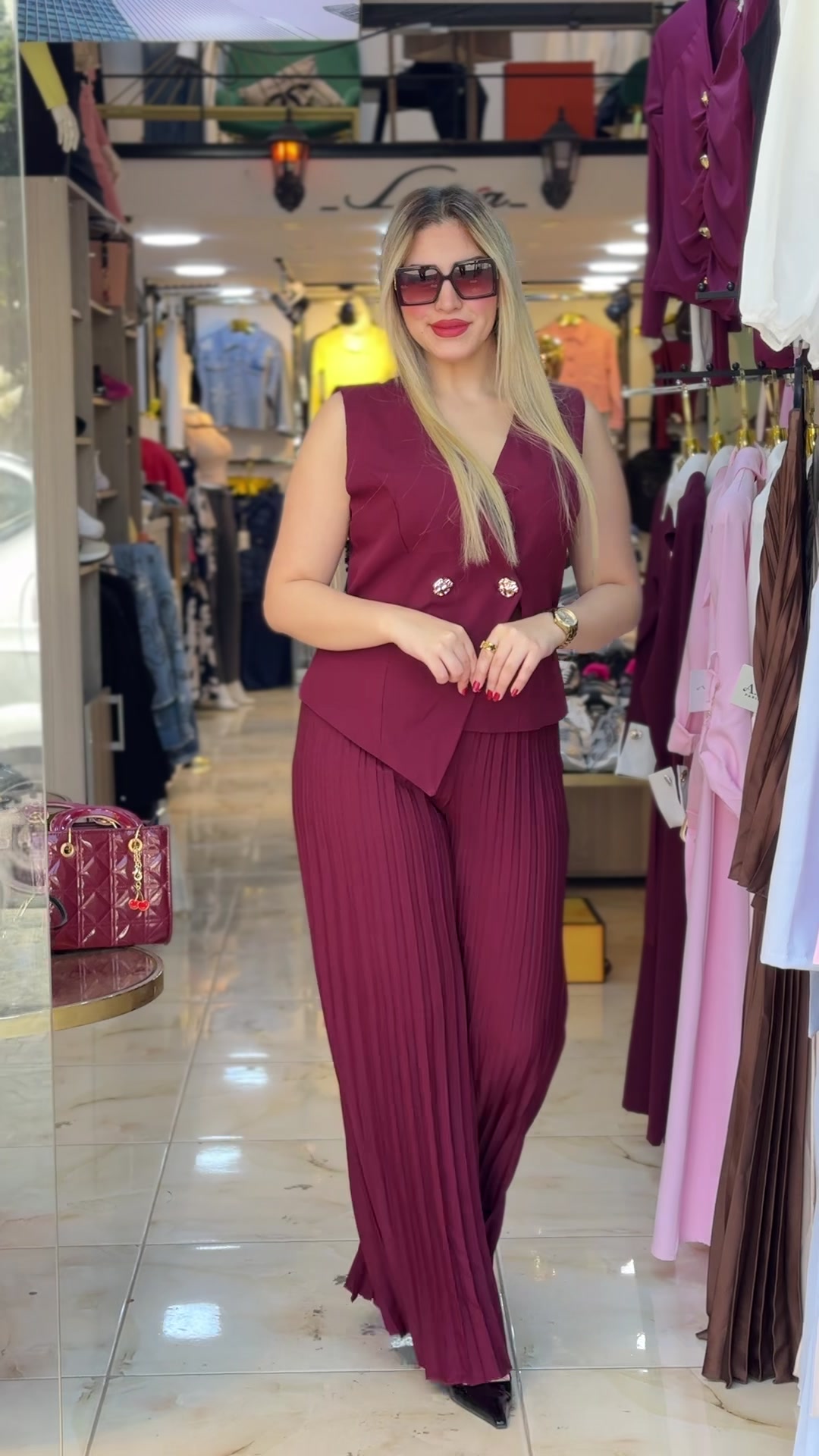 @Boutique Lara Akid