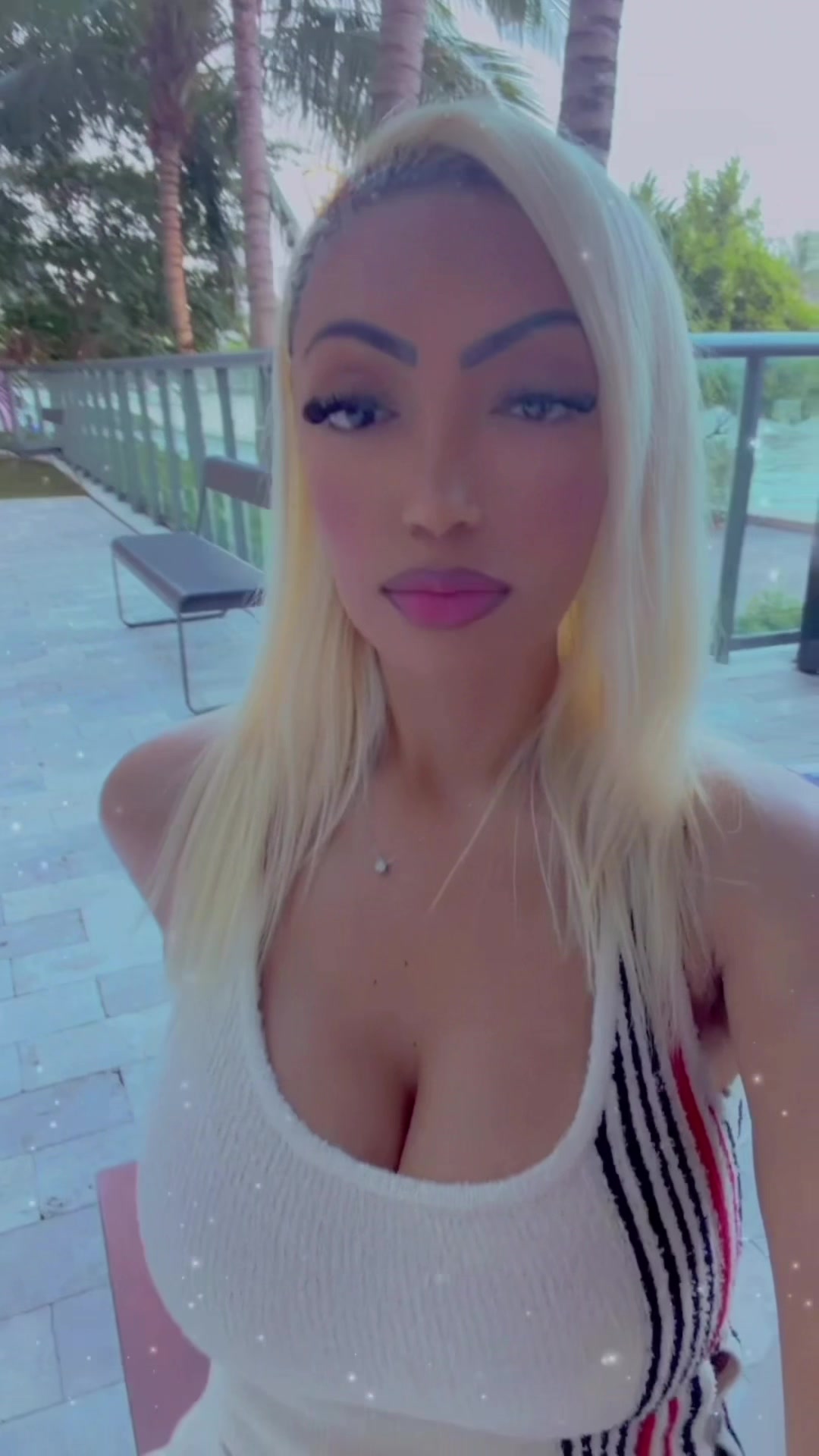 @Valdina_D