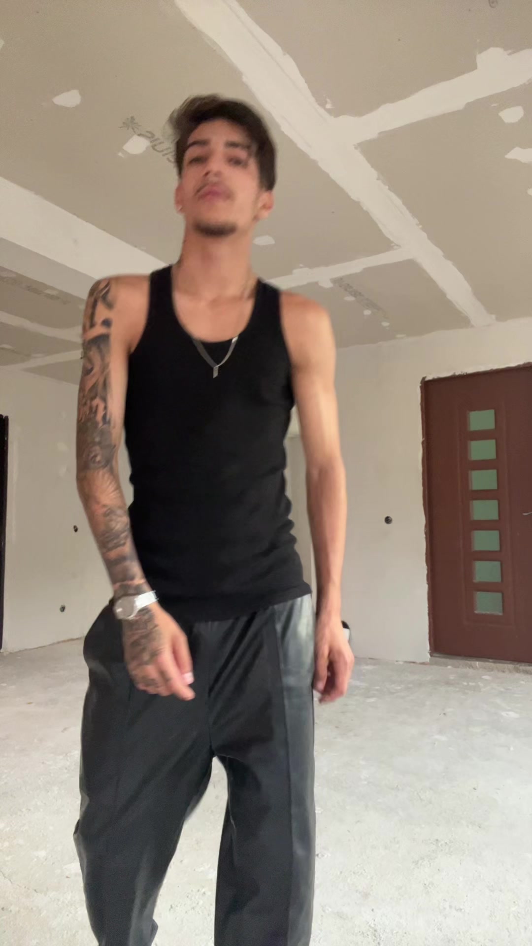 @Elvys.23