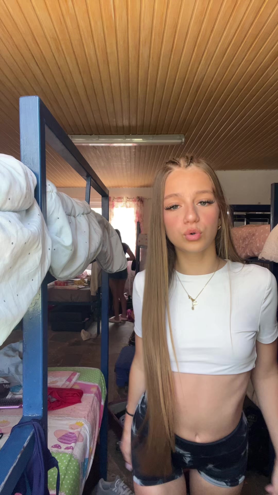 @Bella