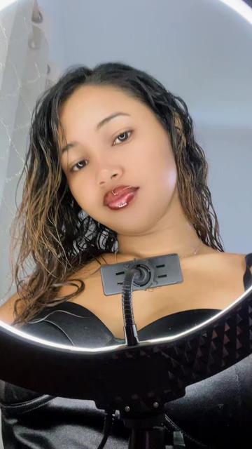 @Sidonie07🇲🇬🇭🇷