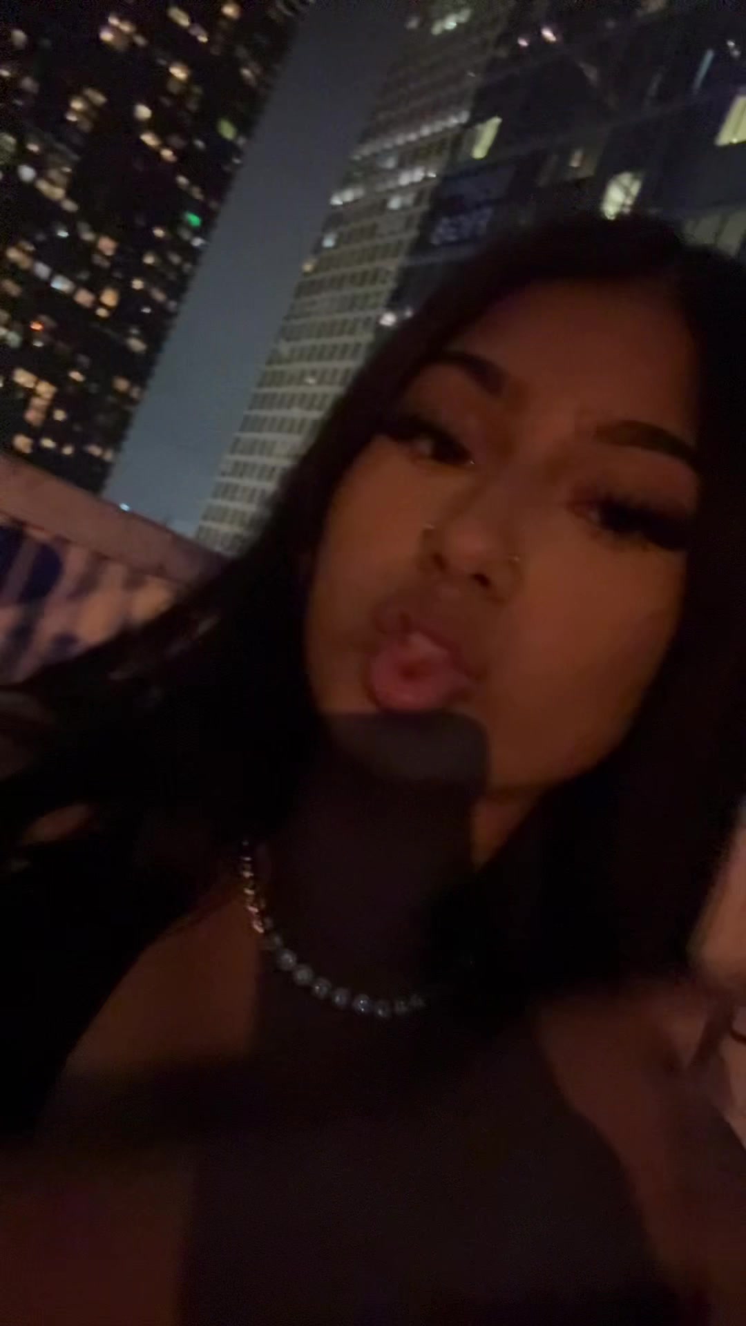 @⃟