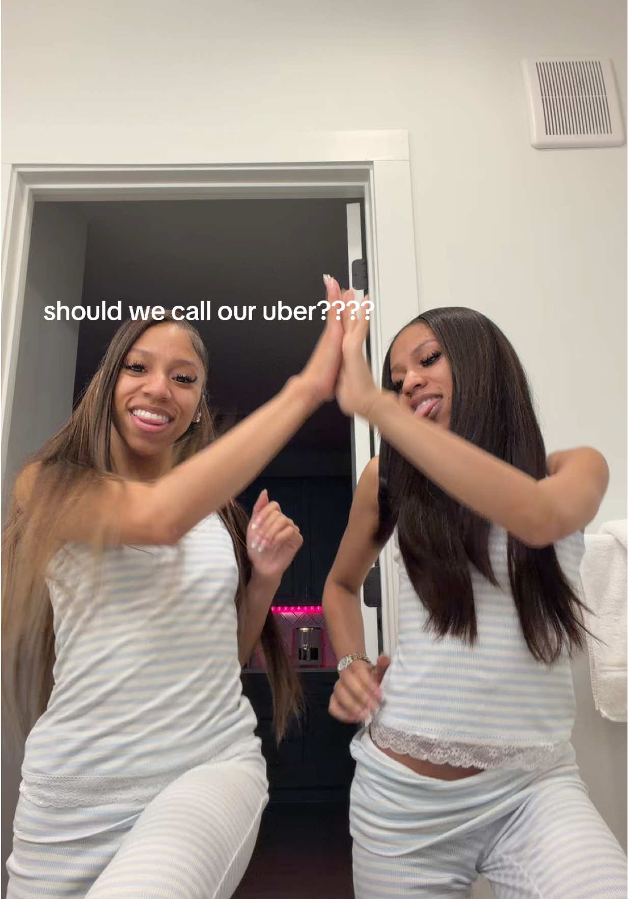 @Y O N I & S O L A I