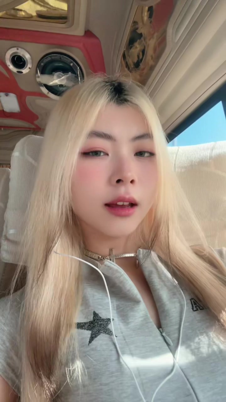 @TheQFelicia