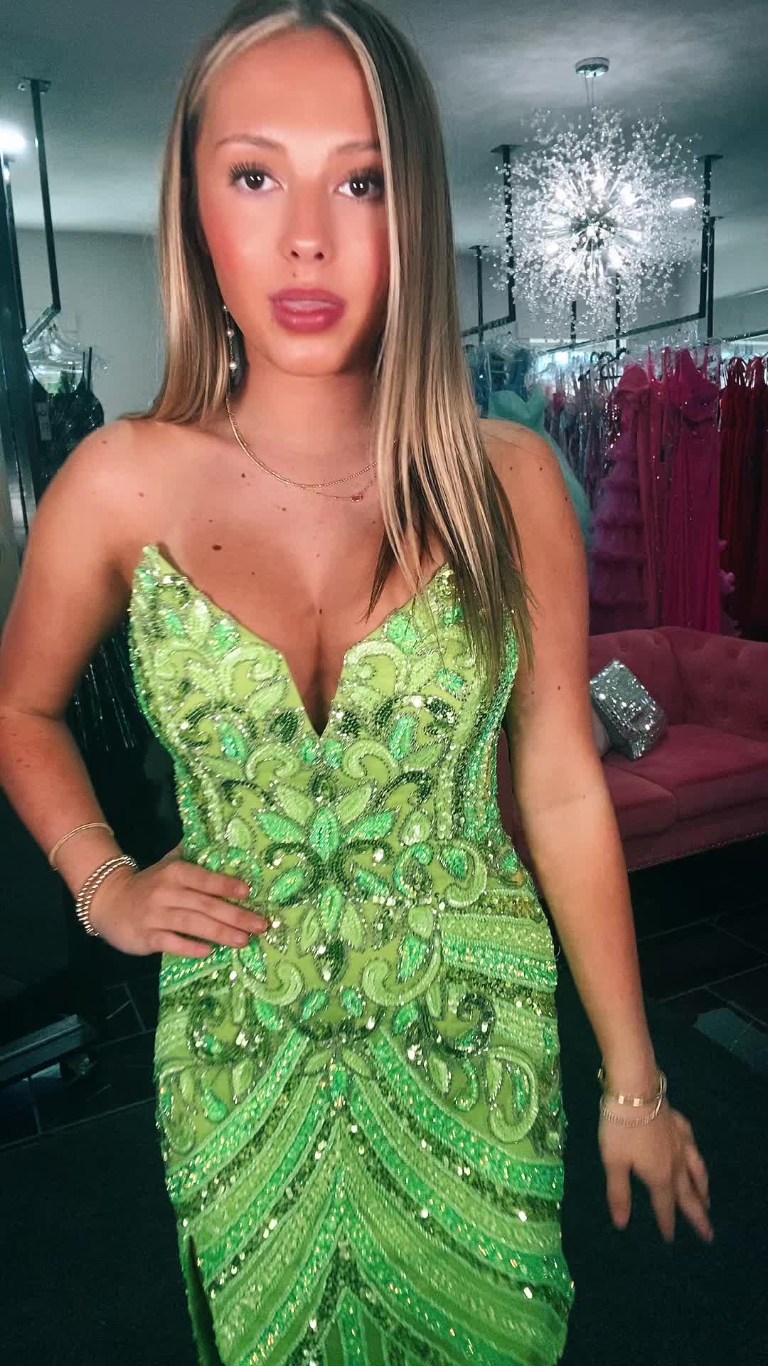 @Mom Queen Boutique