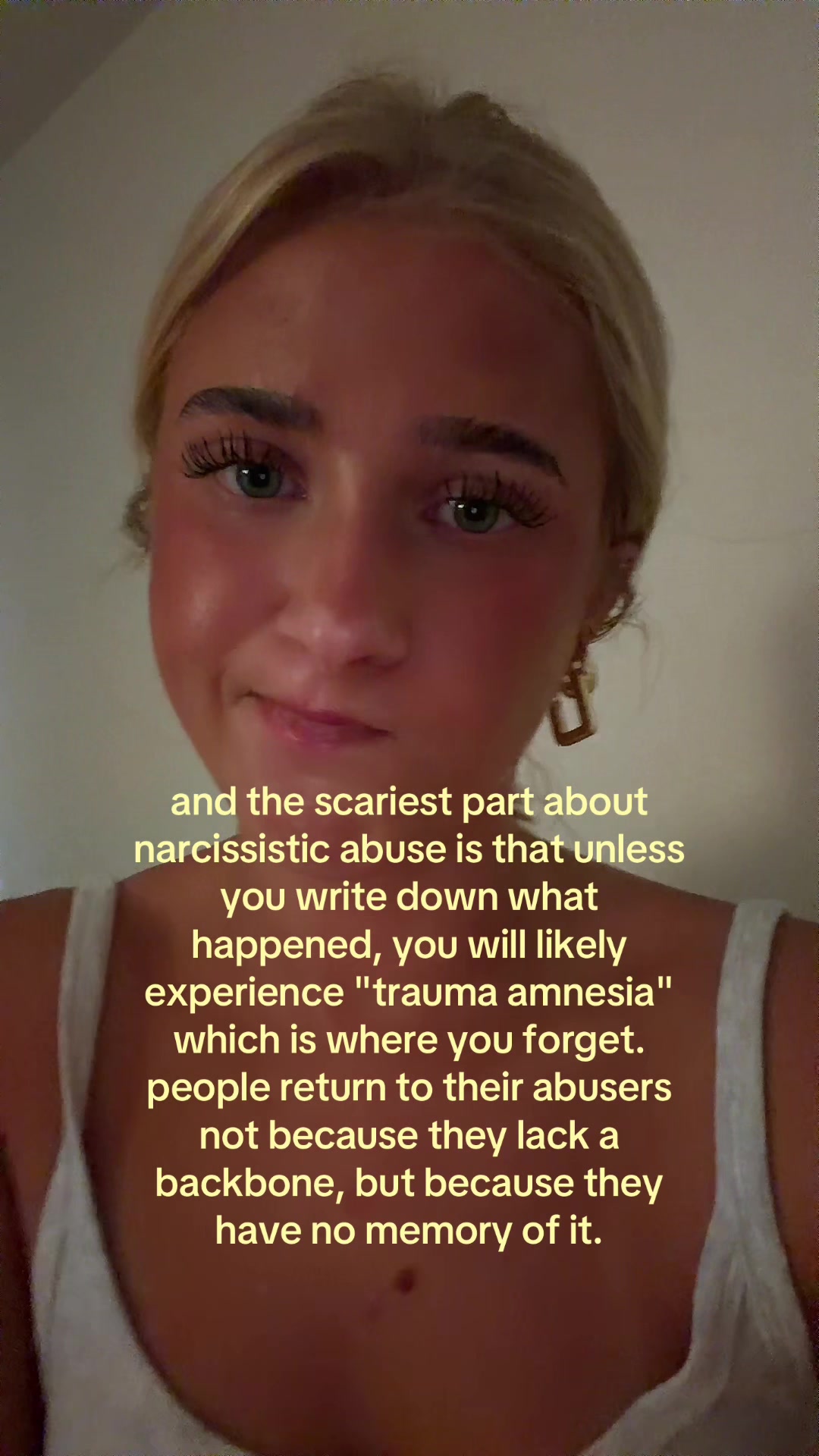 @theelliebarker