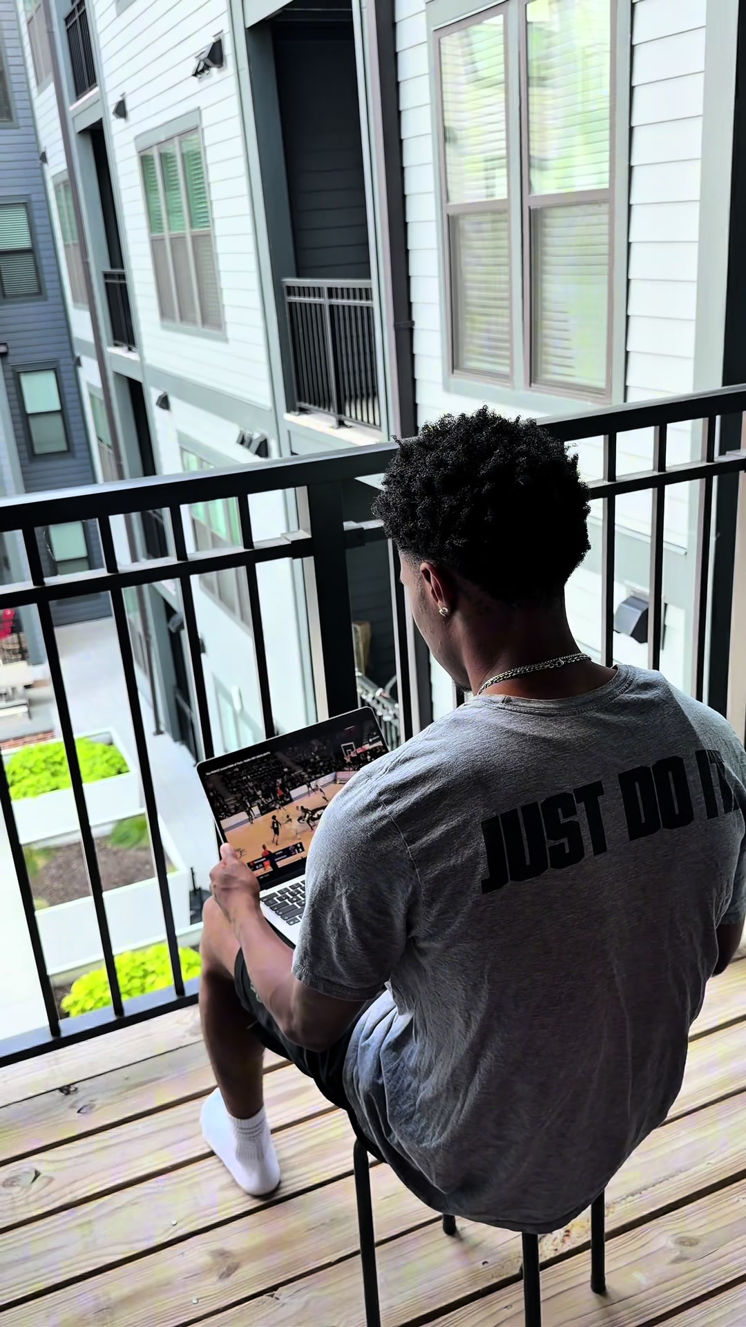 @3
