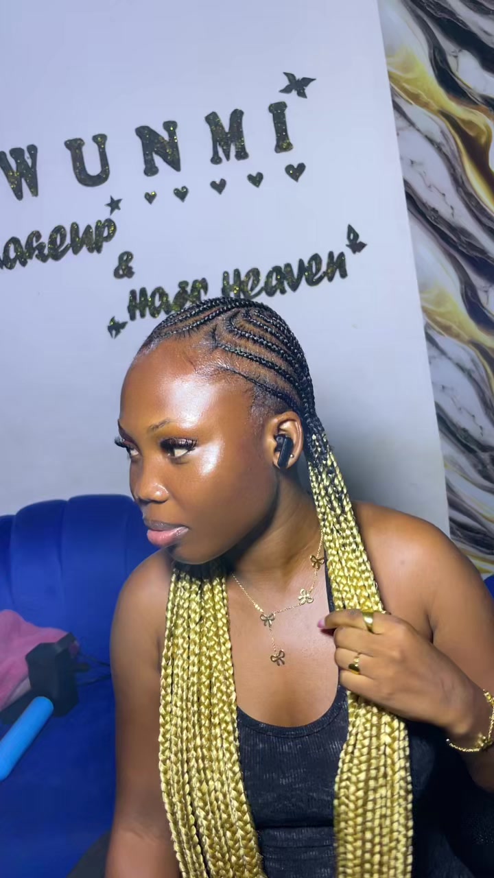 @Wunmi’s makeup&hair heaven