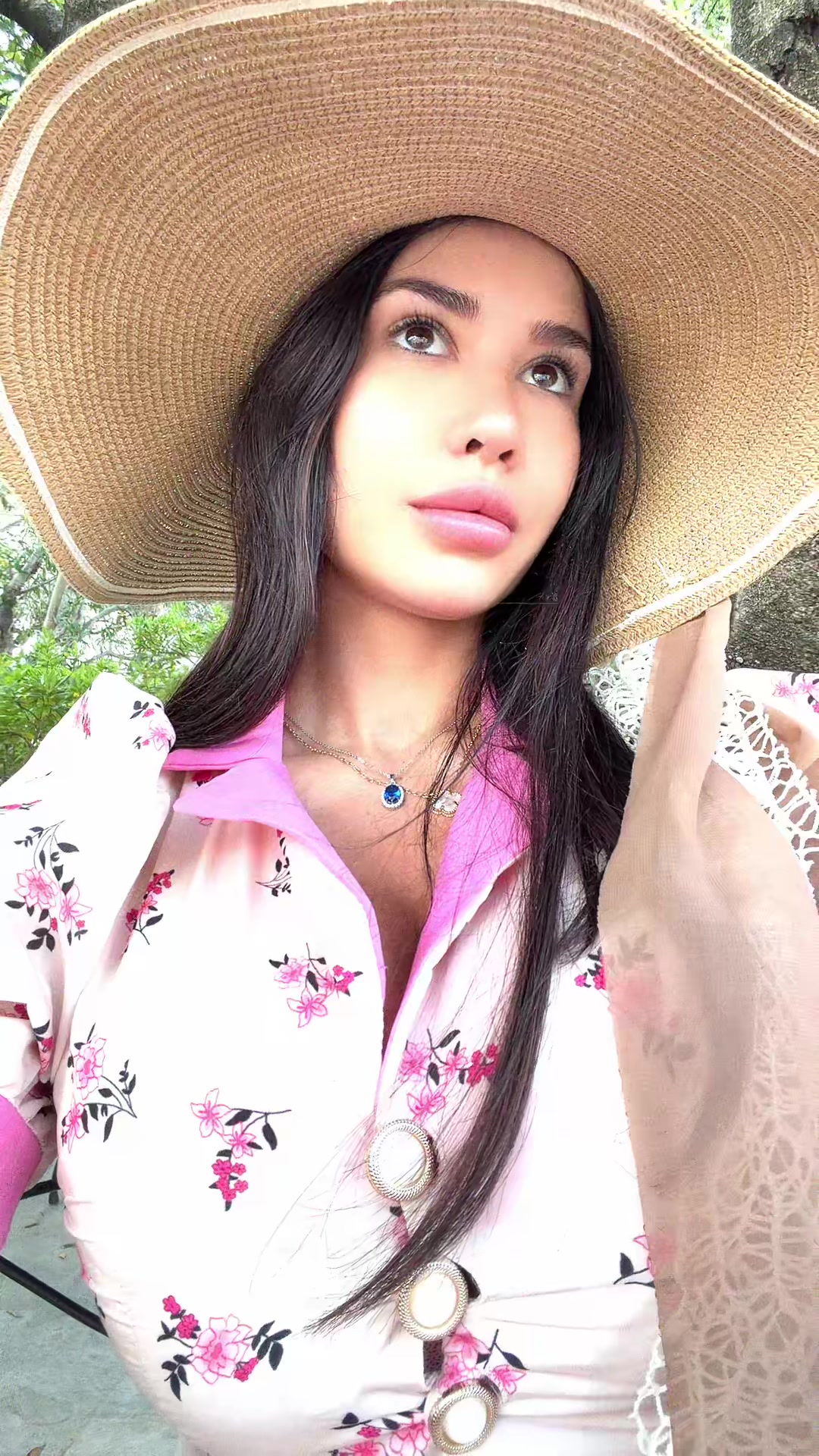 @elenadostic