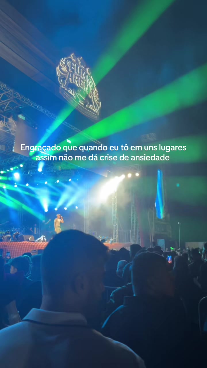 @Júlia