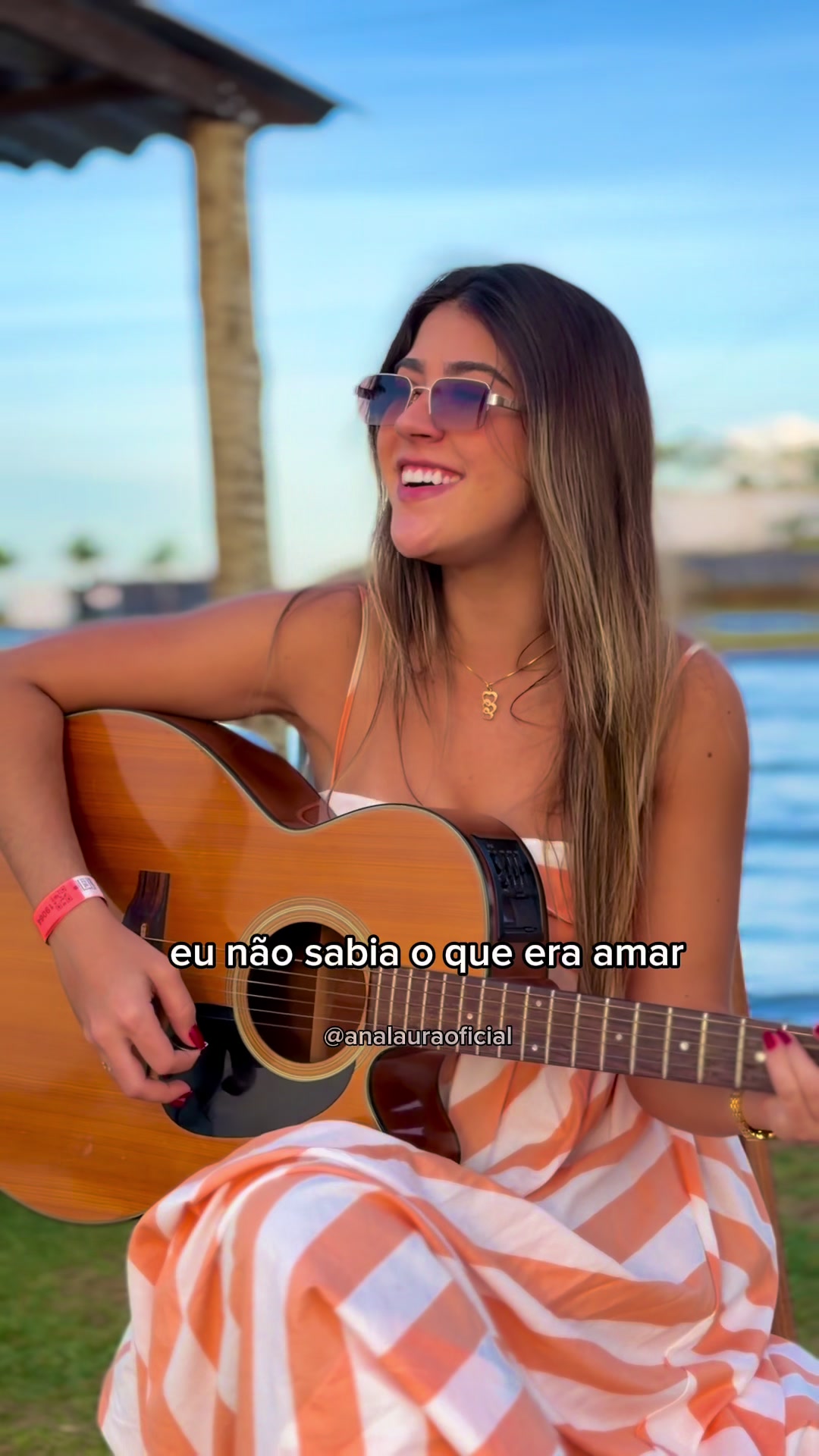 @Ana Laura