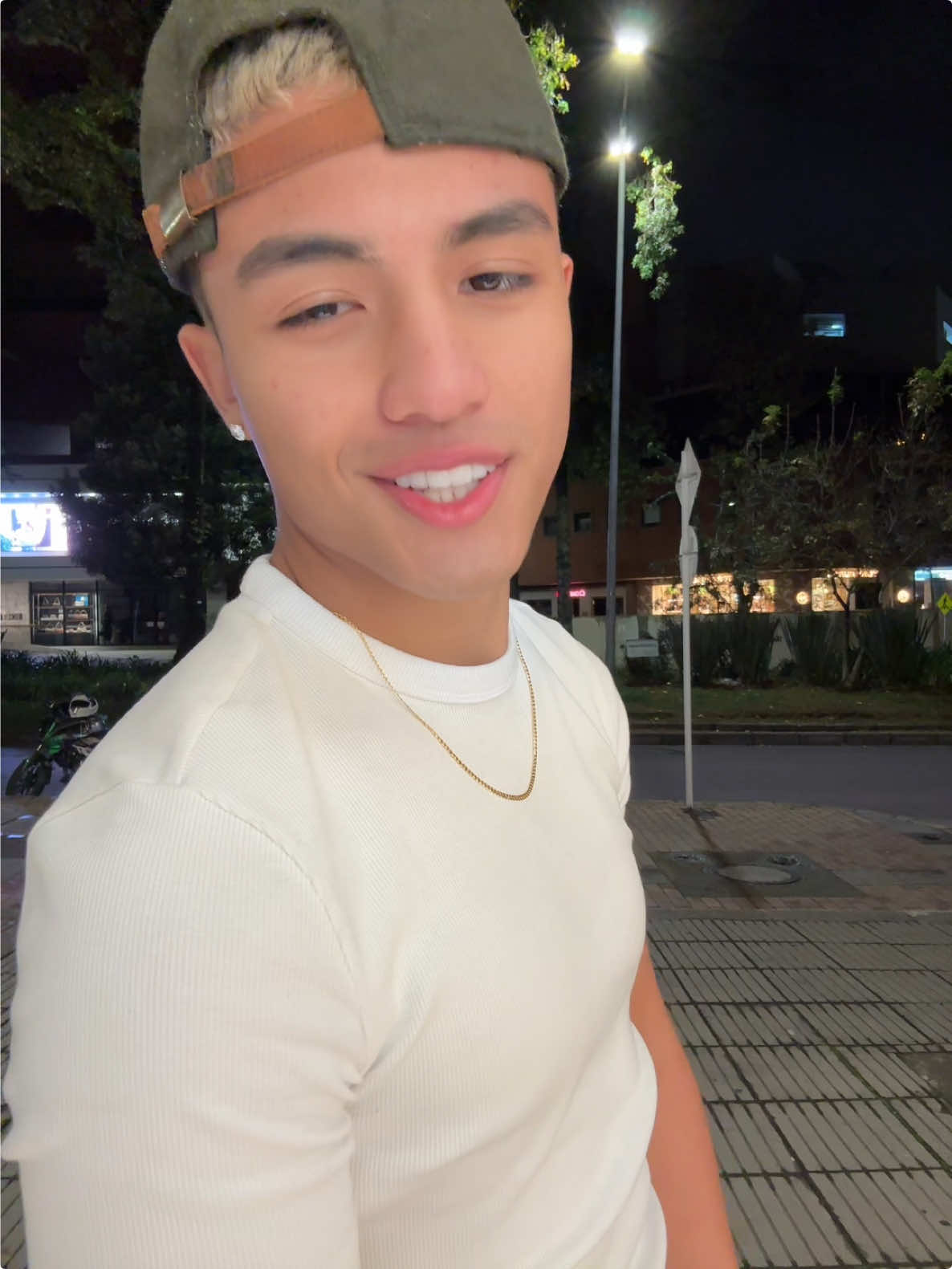 @𝐇𝐮𝐠𝐨 🦦