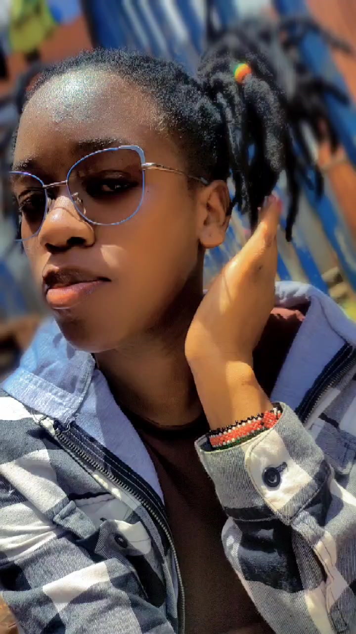 @Khavere 🦋
