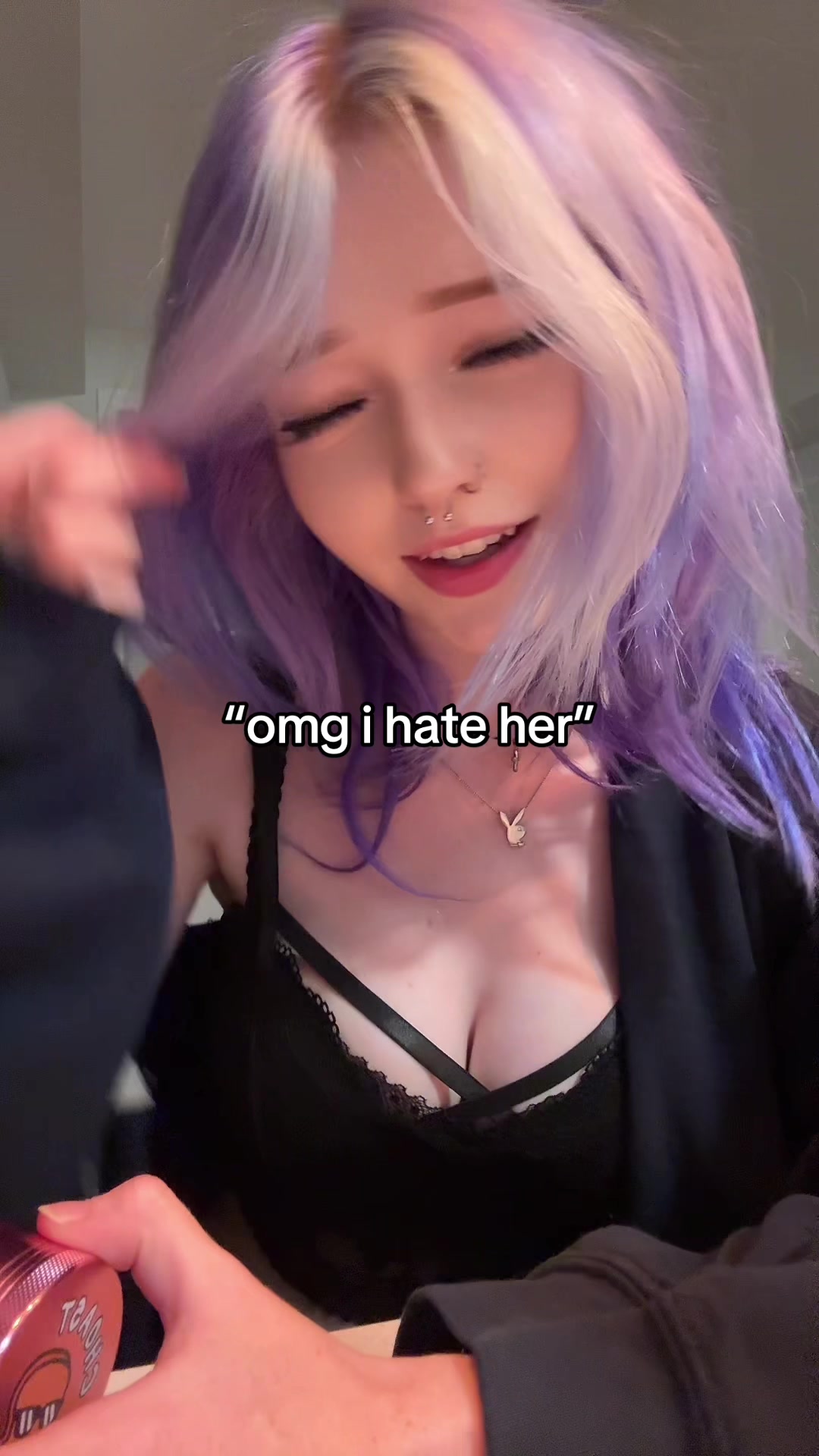 ashley.scarr (@ashley.scarr) - Urlebird