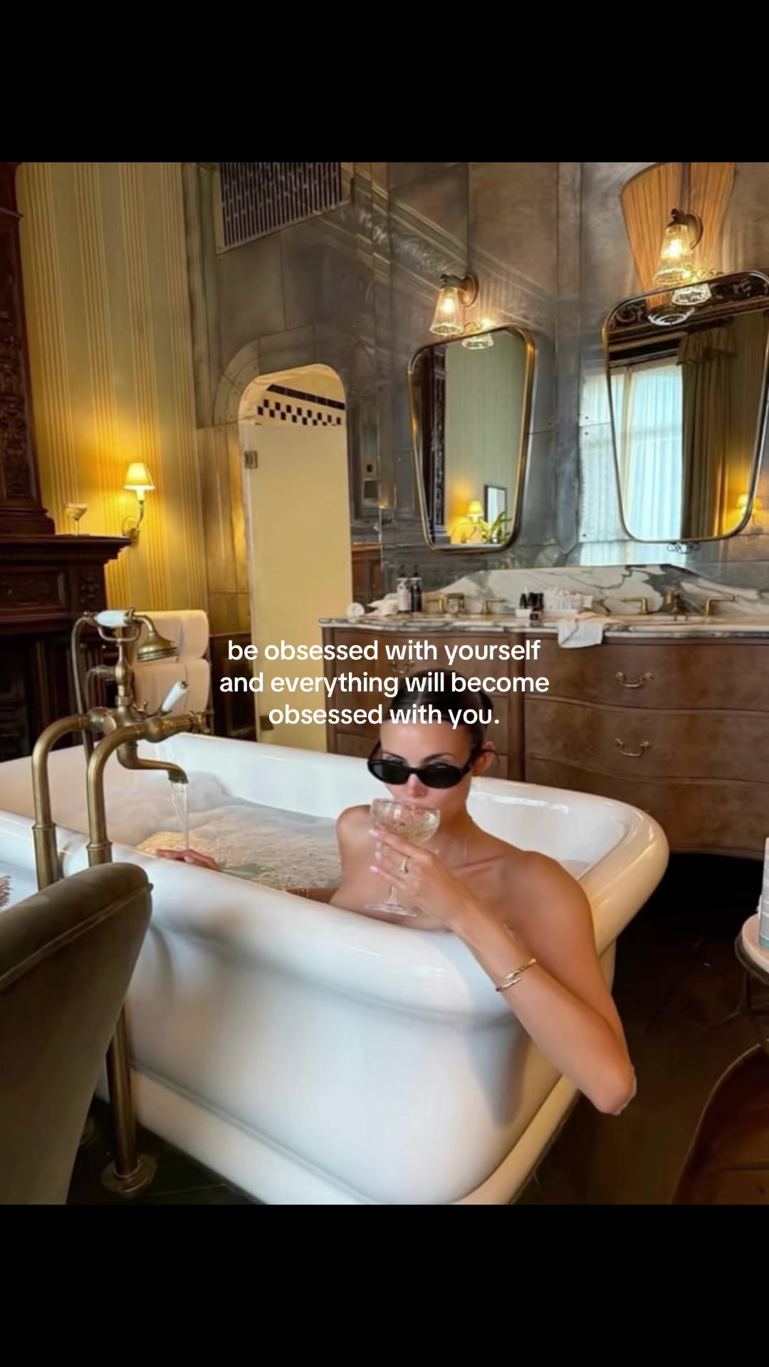 @𝒞