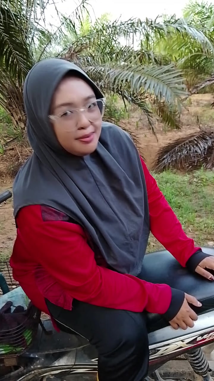 @SiTi AzIrAh🦋
