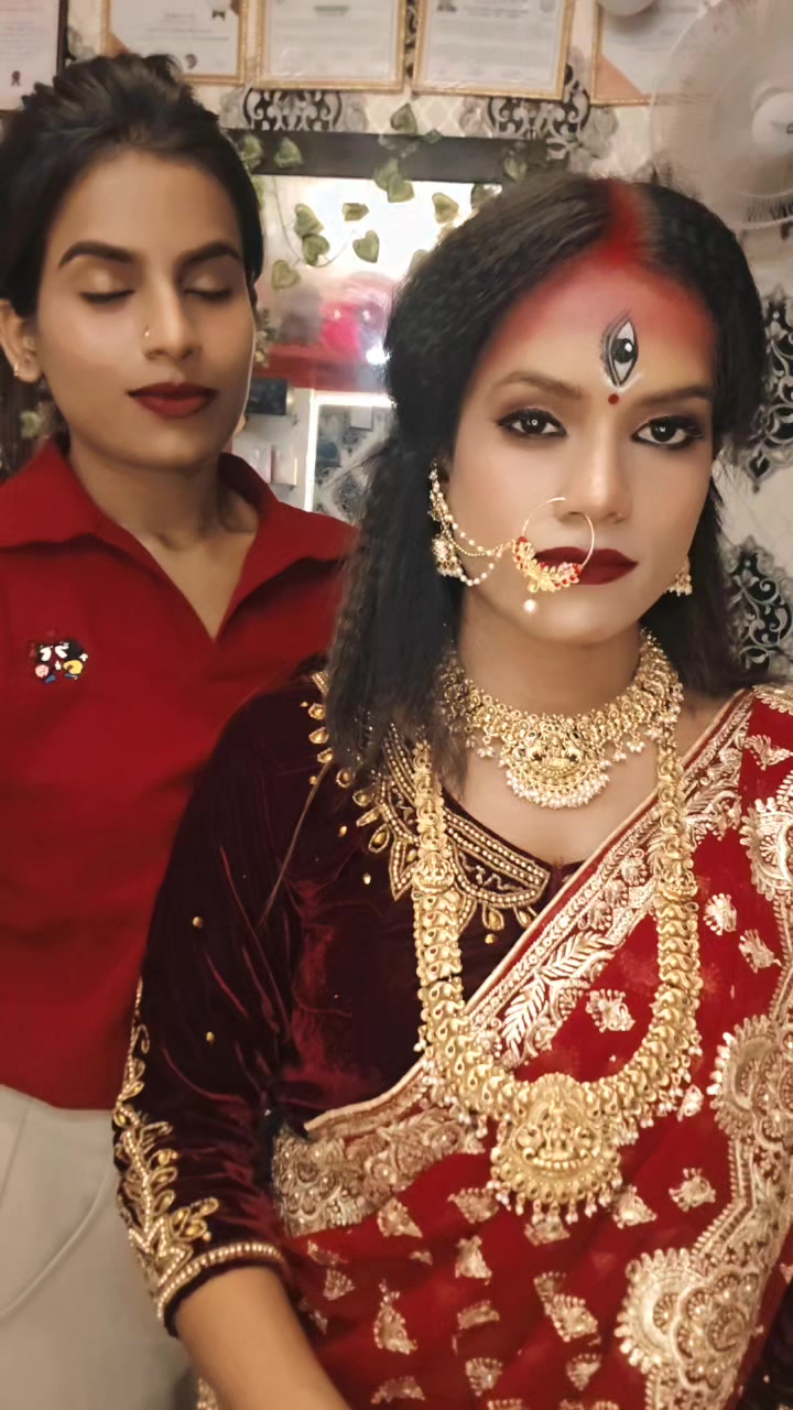 @Pari Beauty parlour (Puja)