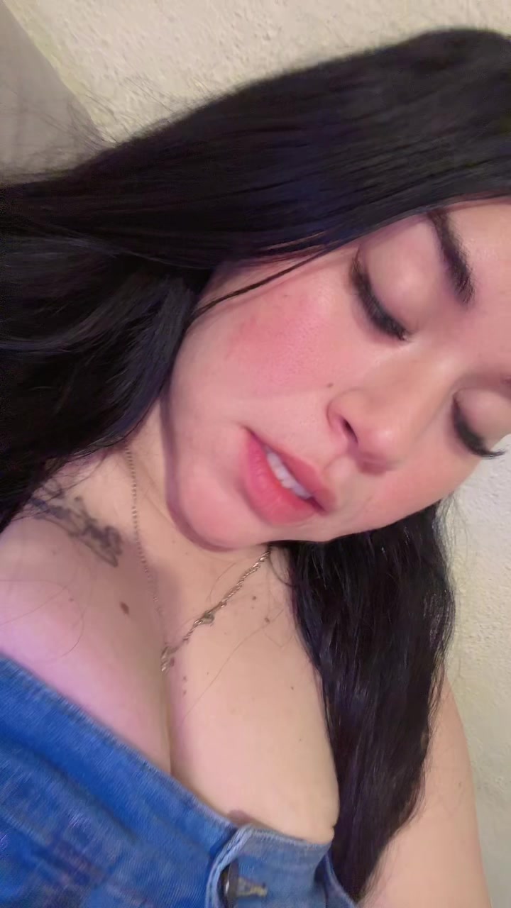 @yazmineosuna