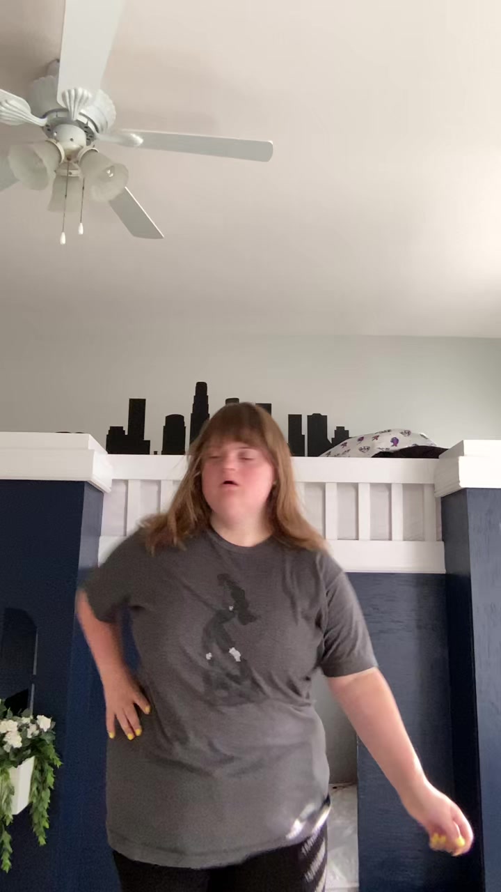 @hollywoodhailey