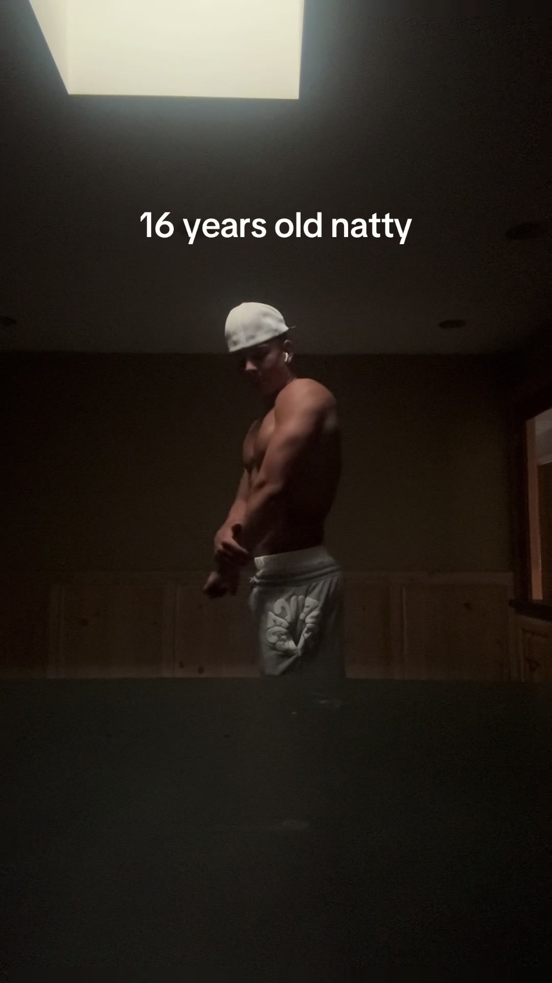 @necklund🥊