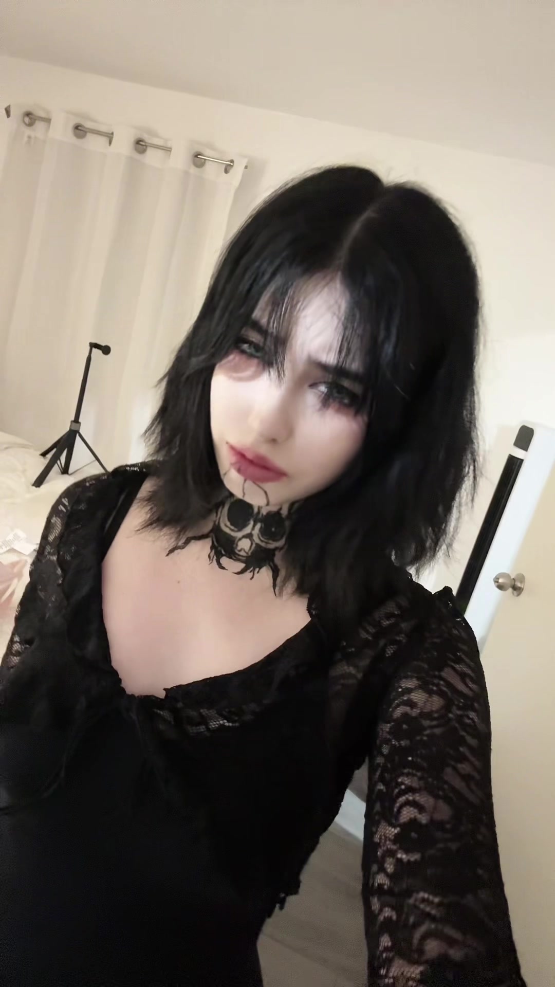 @🦶🏻