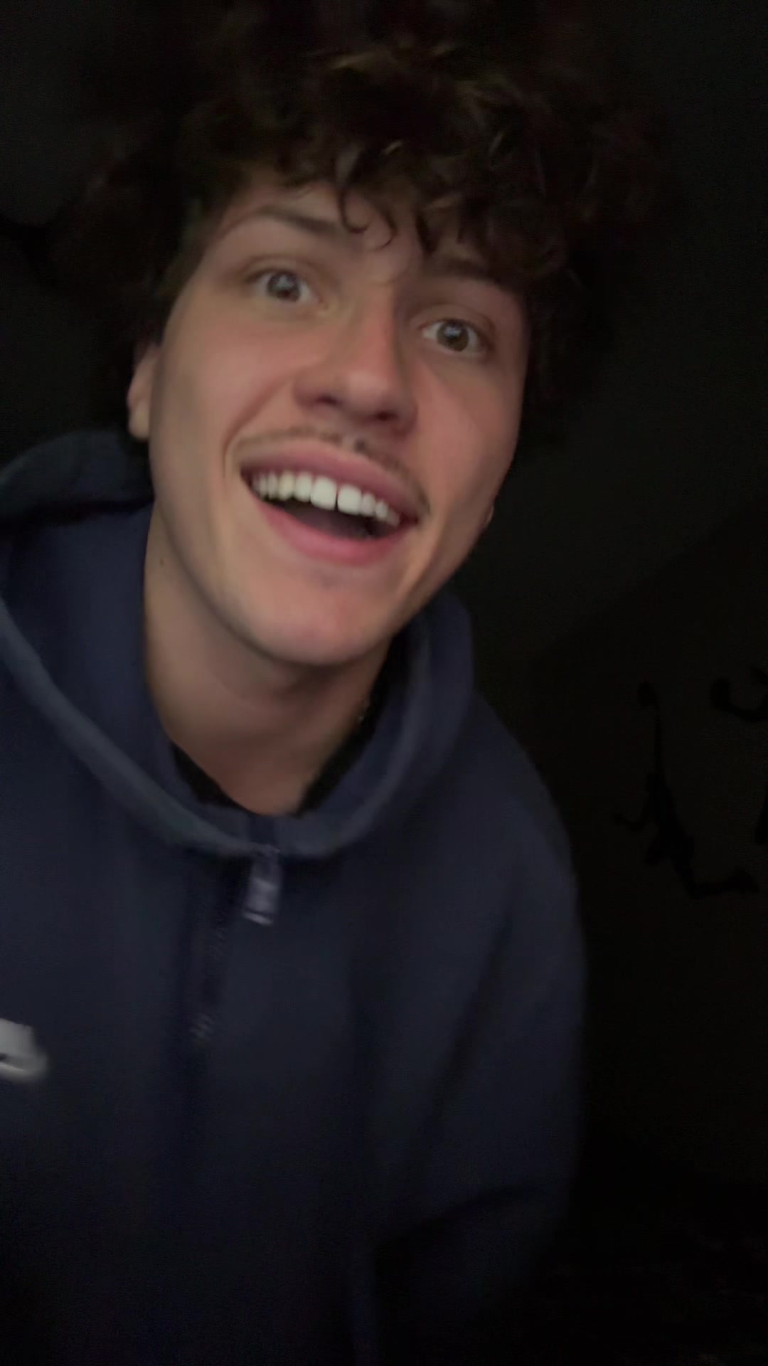 @️