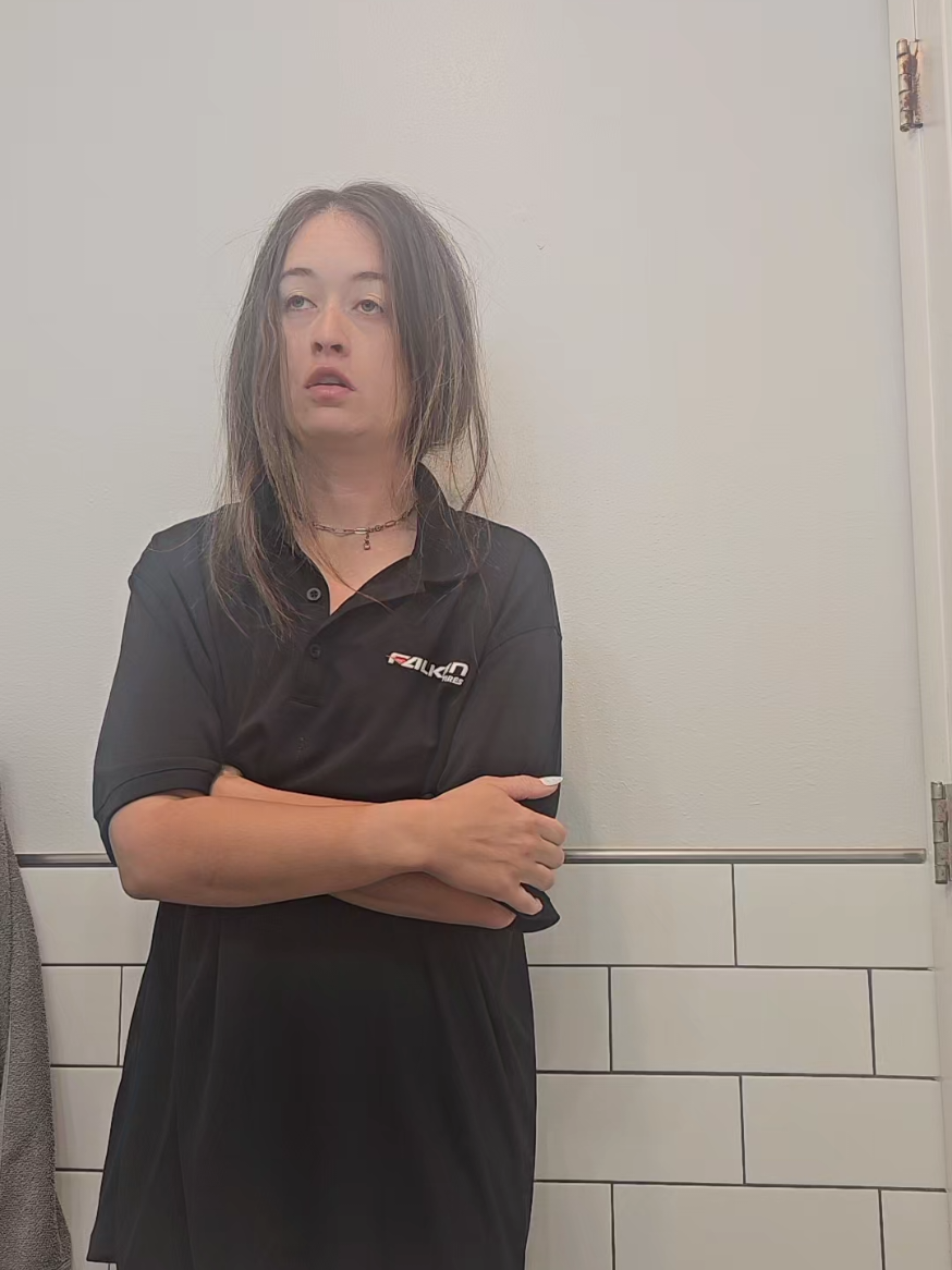 @alyssa | unaesthetic mom