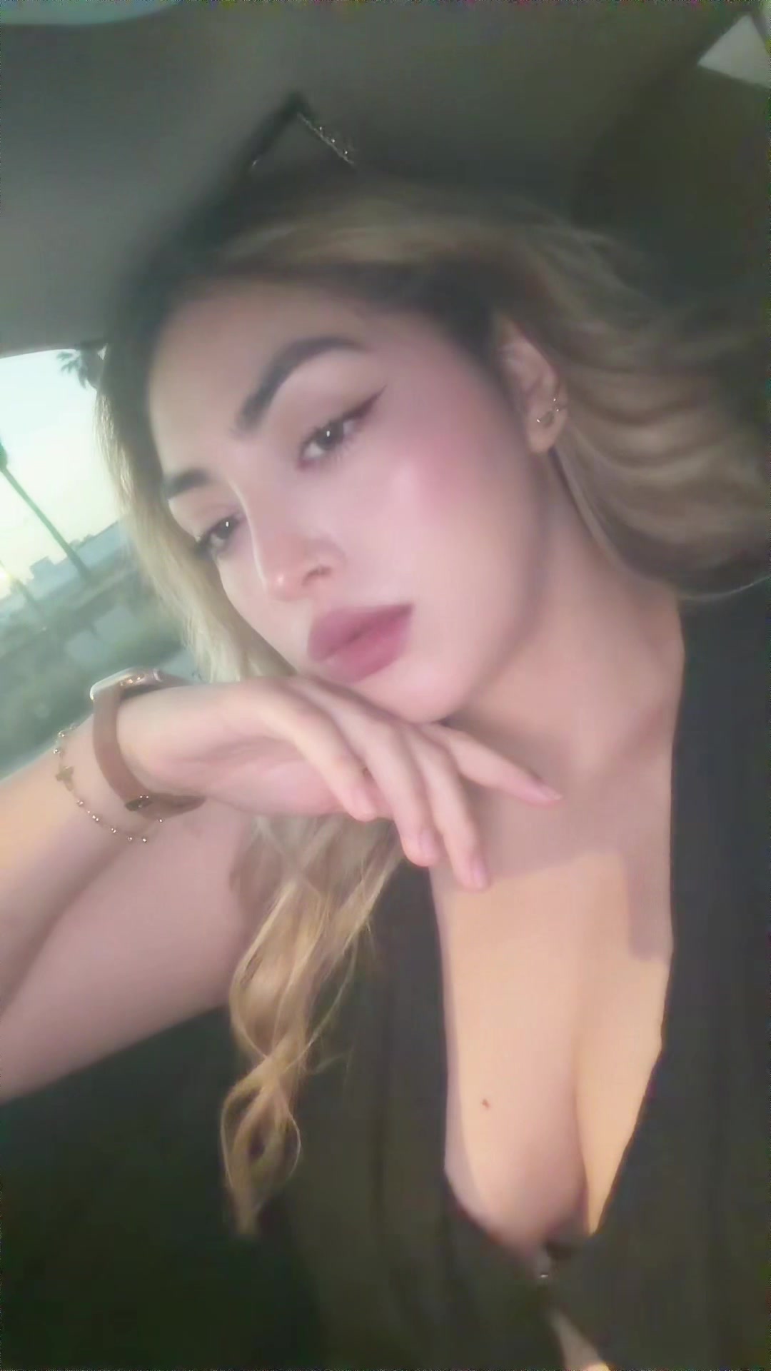 @Adrianna ᥫ᭡ ִֶָ𖤐