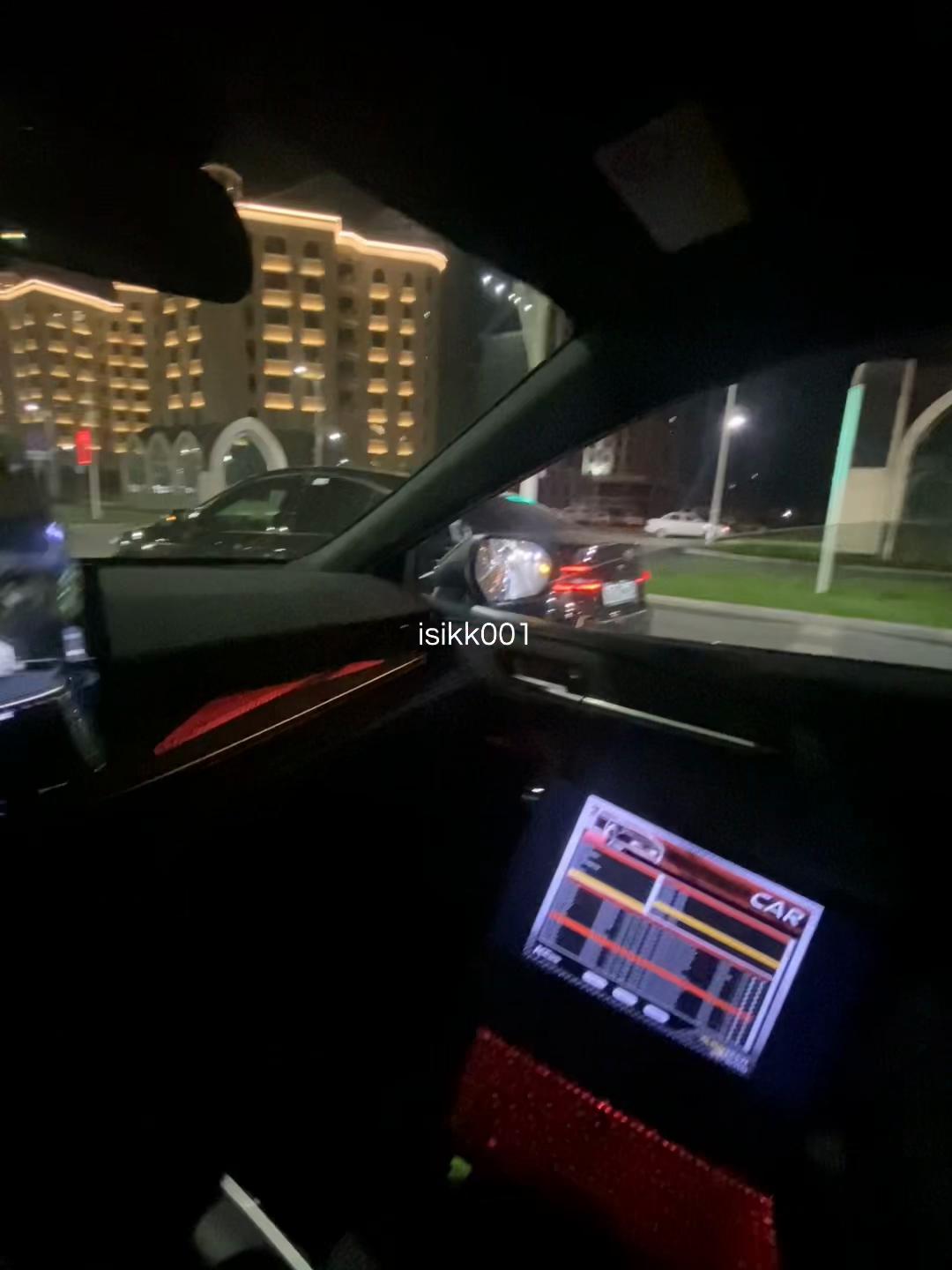 @001