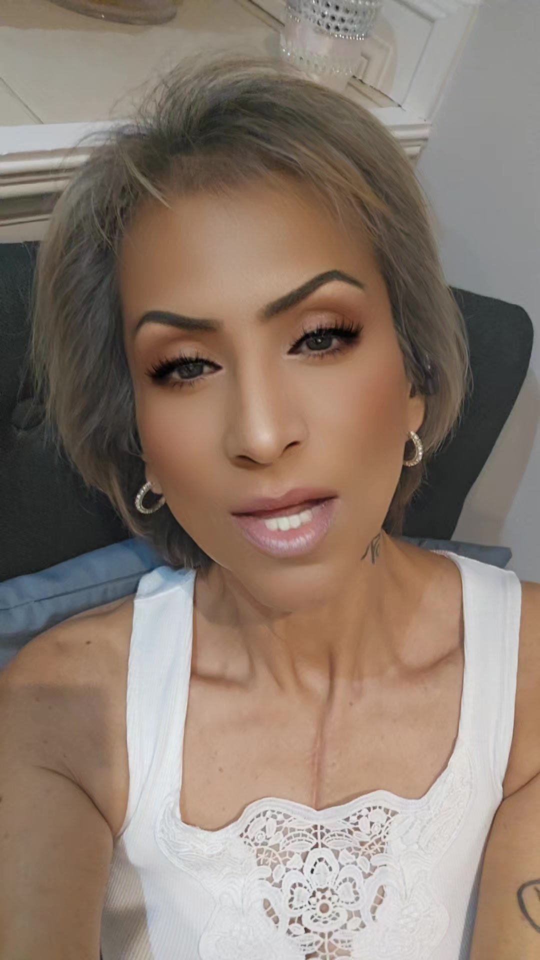 @Dee