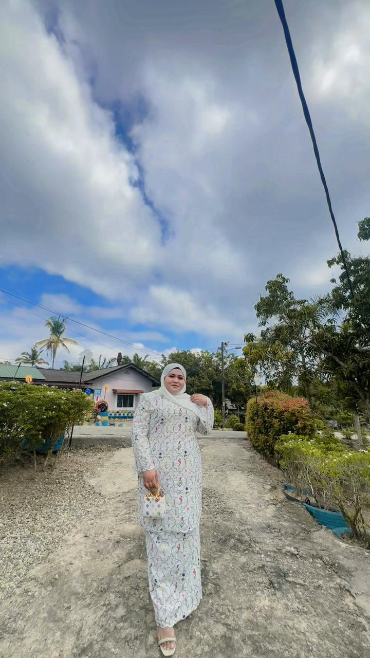 @Aini Fira