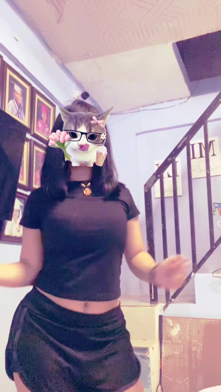 @Allyy.
