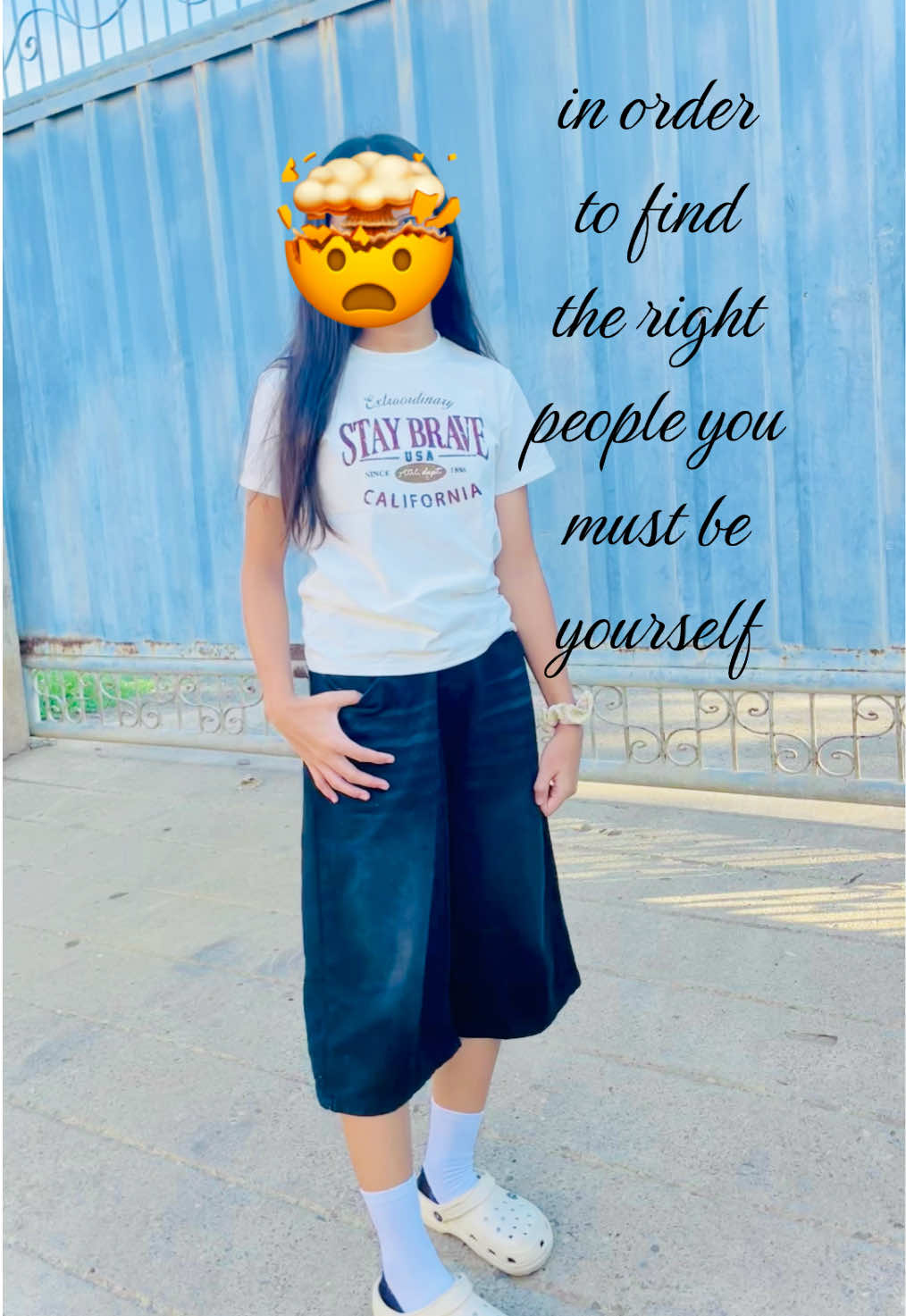@ᗩᑎᗪᖇᗴᗩ ೀ