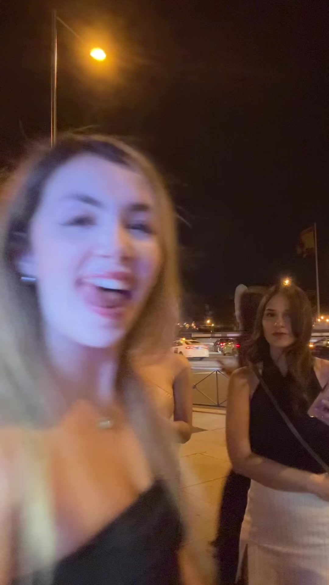 @Mónica