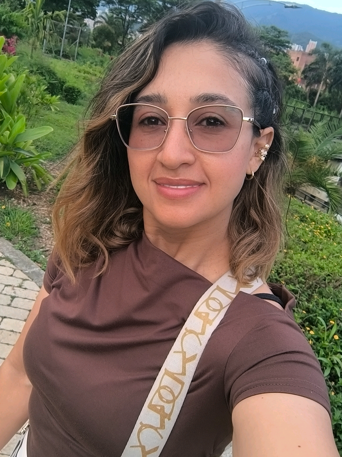 @Yas