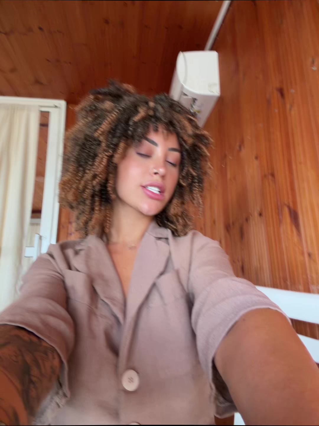 @LonaMuca