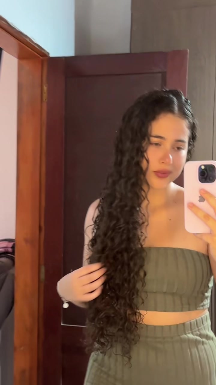 @_carollyyna