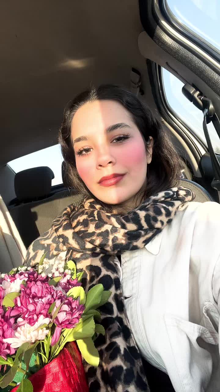 @delyarflower