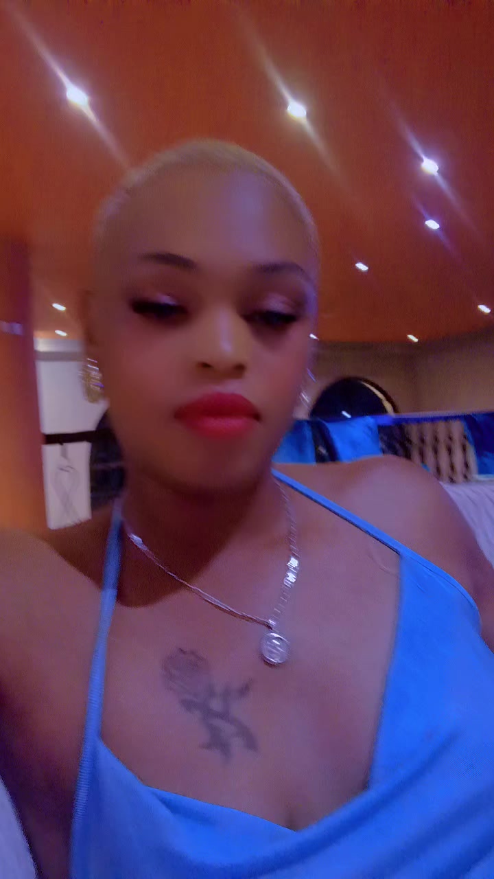@Qùeendom
