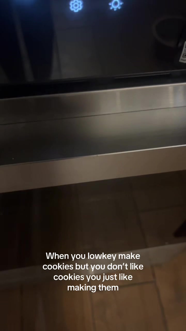 @r3vi1sl0st