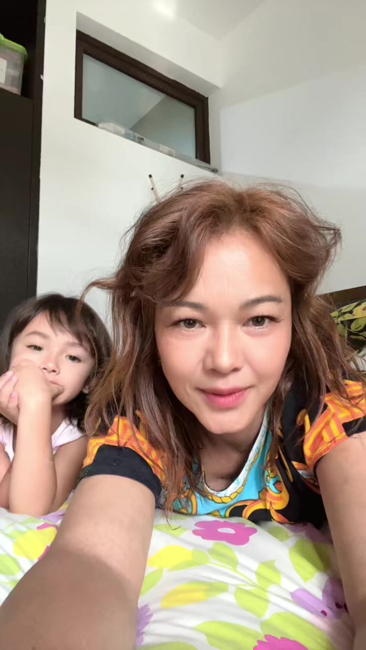@Bunda Corla Ratu live Dunia