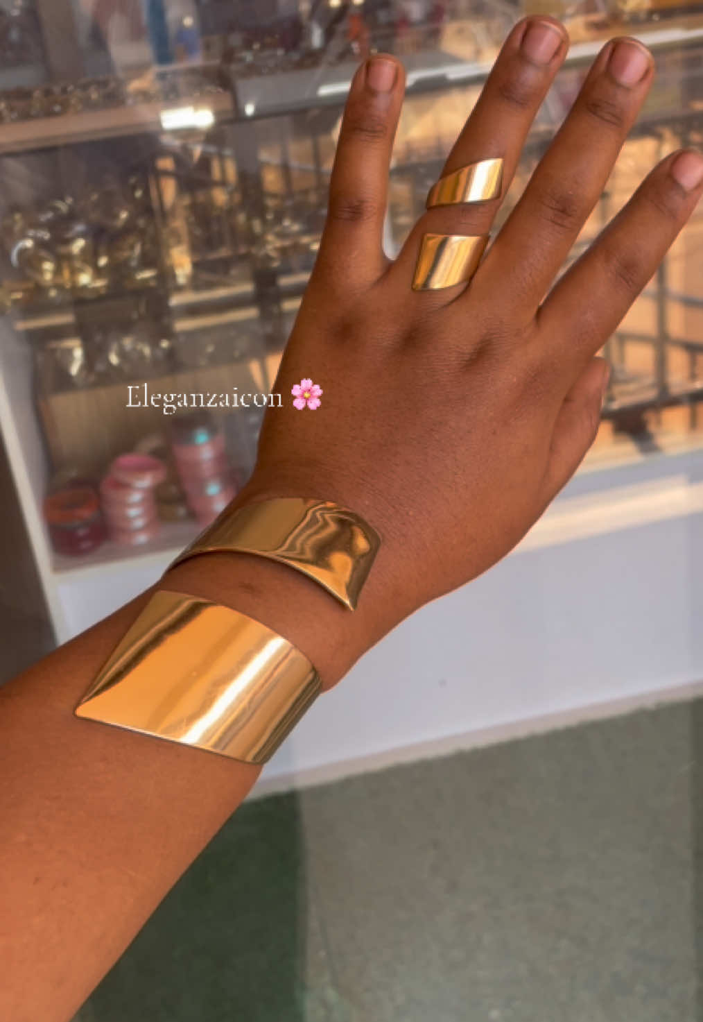 @ELEGANZAicon-jewelry/bag/heels
