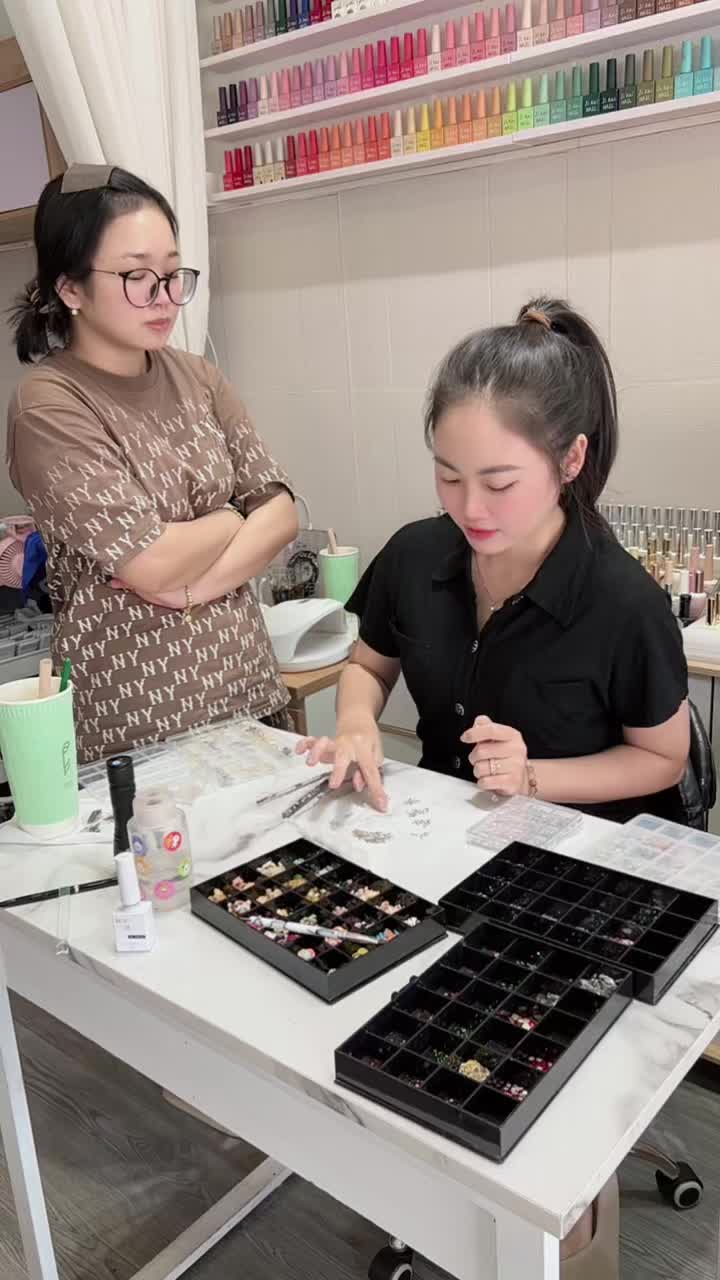 @T&agrave;i Linh - Tiệm neo bị khuất