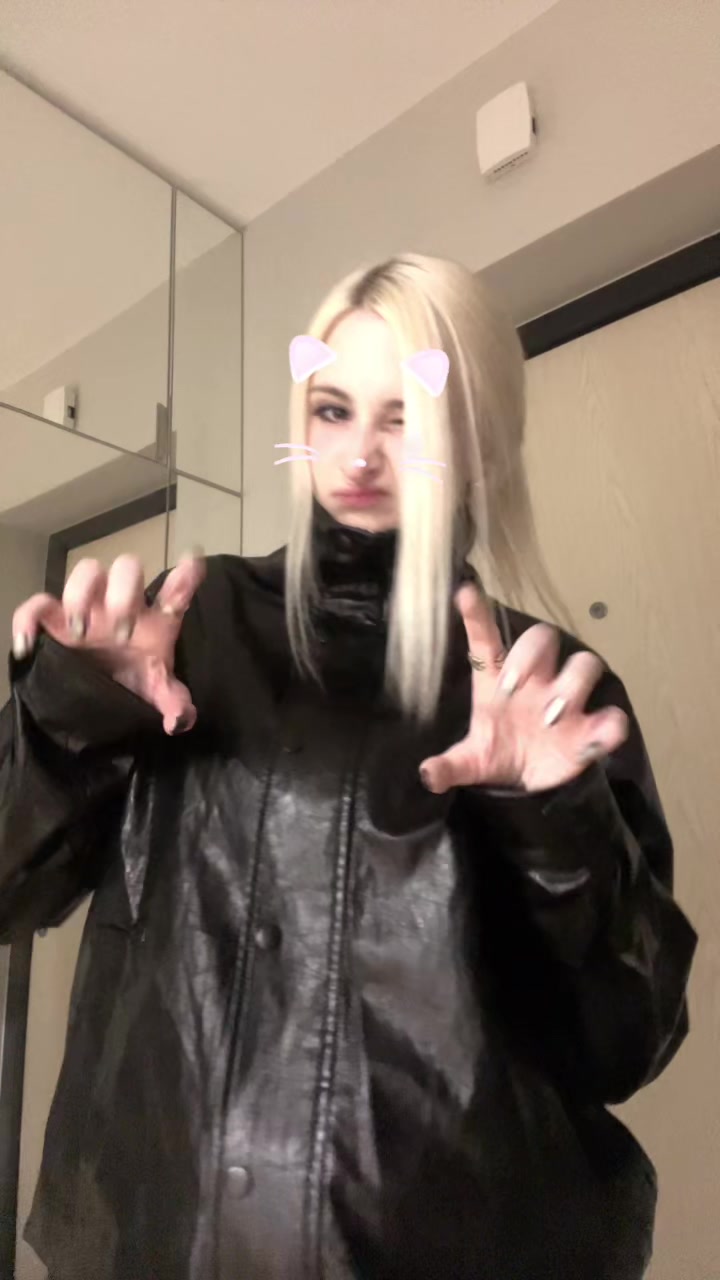 @kisswnnyc