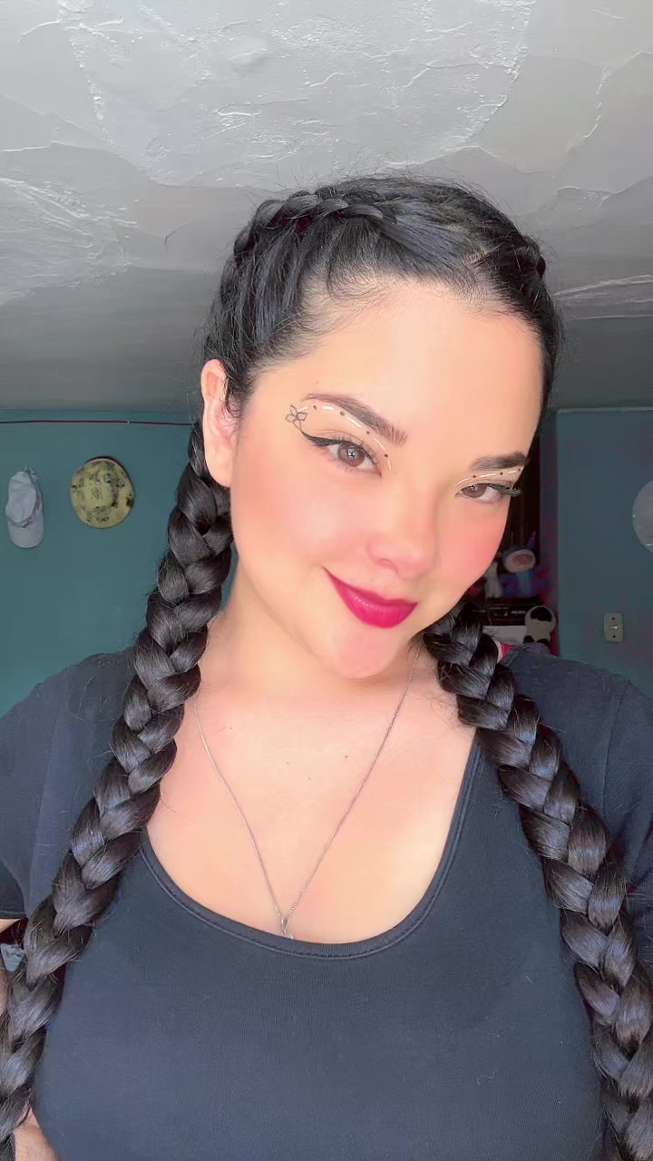 @Leslye🦋